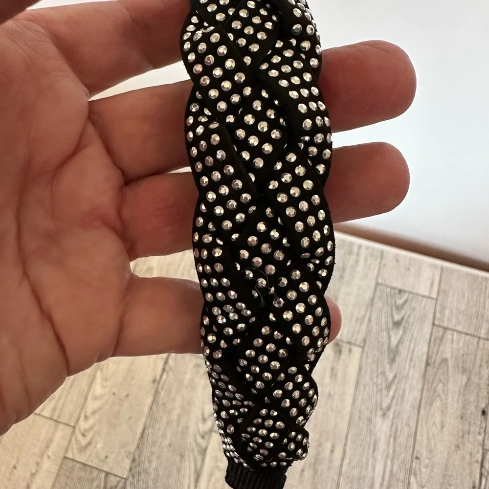 🌵3/$15 Nicole Miller black and silver bling headband (see description)